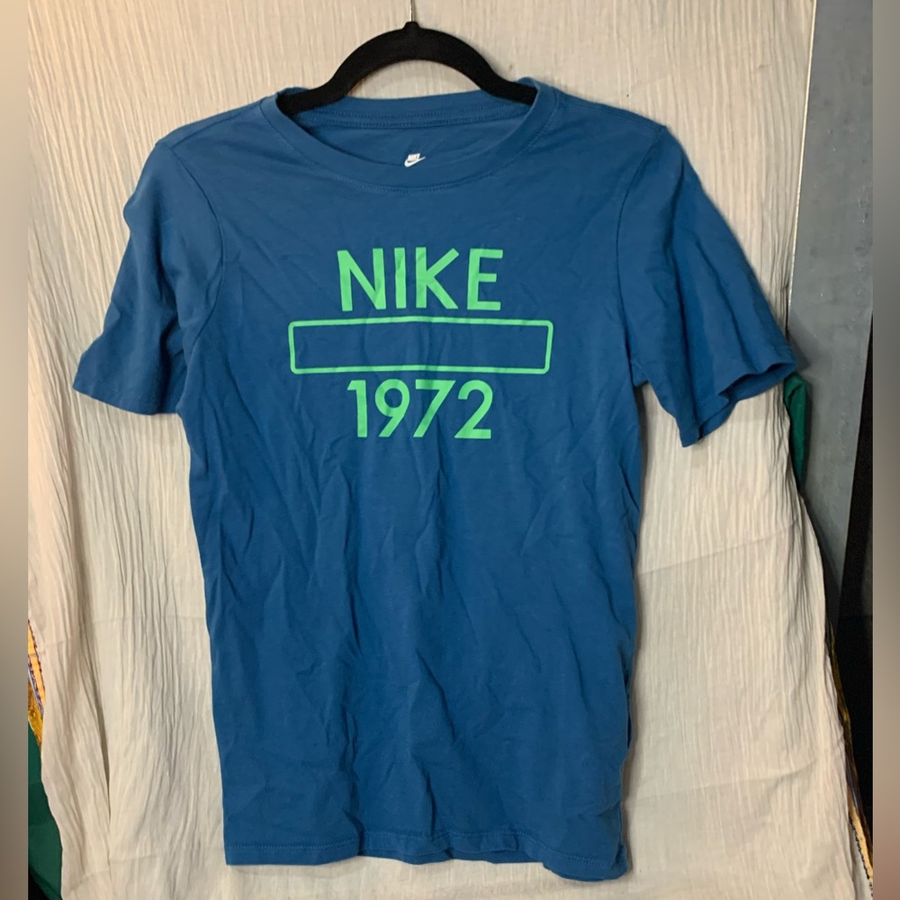 Womens nike tee